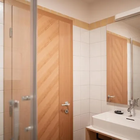 Sankt Johann & Apartmanhotel 3*
